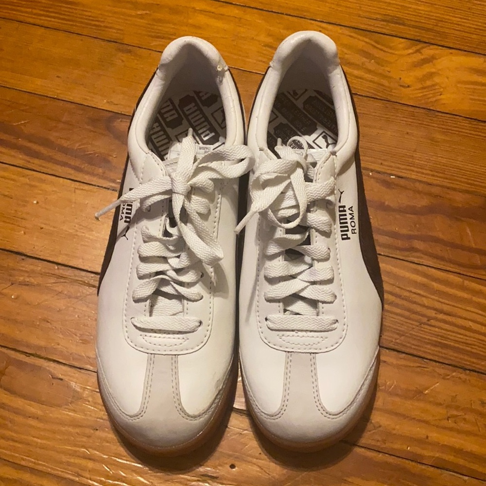 White/ Drk brown leather/Suede Puma sneakers Sz 5